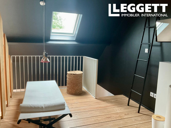 Image No.7-5 Bed House for sale