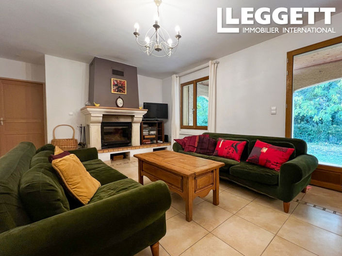 Image No.10-4 Bed House for sale