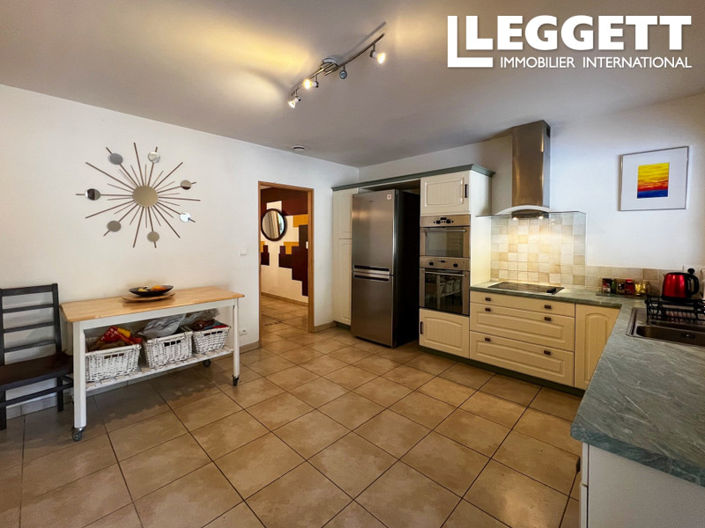 Image No.2-4 Bed House for sale