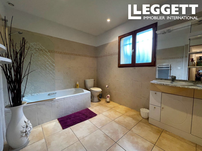 Image No.8-4 Bed House for sale