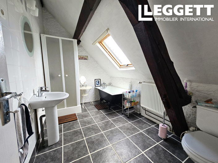 Image No.8-2 Bed House for sale