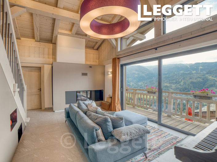 Image No.9-7 Bed House for sale