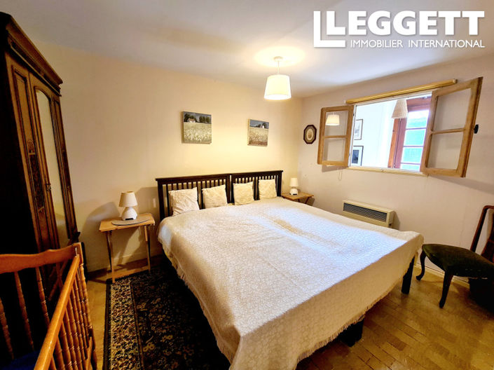 Image No.9-3 Bed House for sale