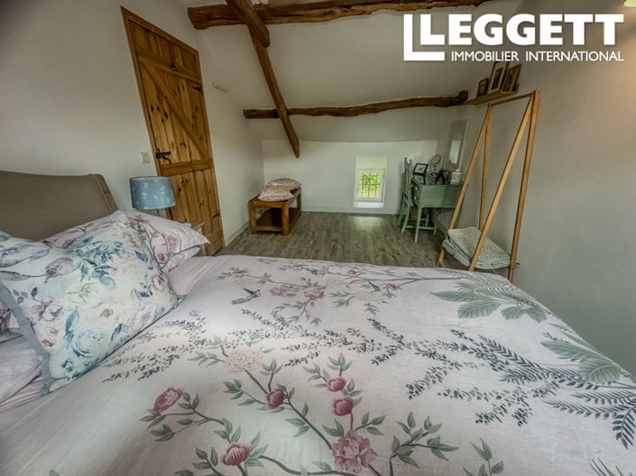 Image No.10-3 Bed House for sale