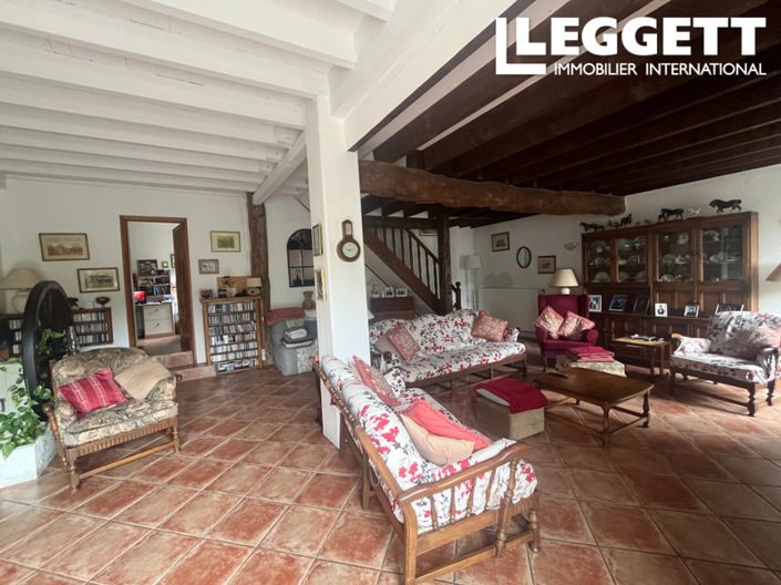 Image No.2-4 Bed House for sale