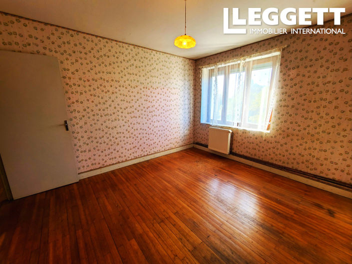 Image No.6-5 Bed House for sale