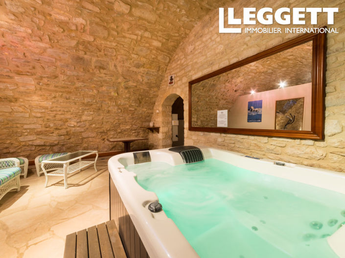 Image No.9-32 Bed Chateaux for sale