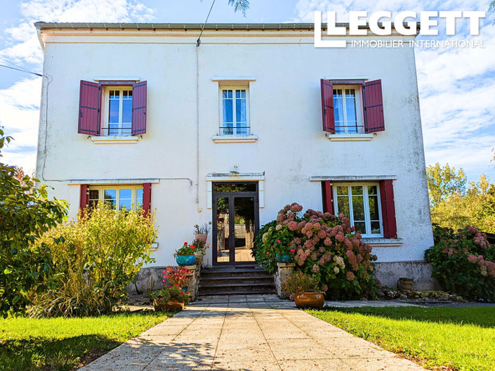 Image No.1-8 Bed House for sale