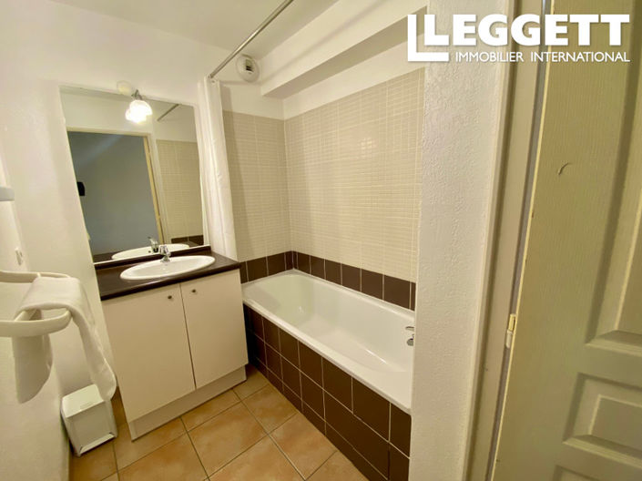 Image No.9-2 Bed House for sale