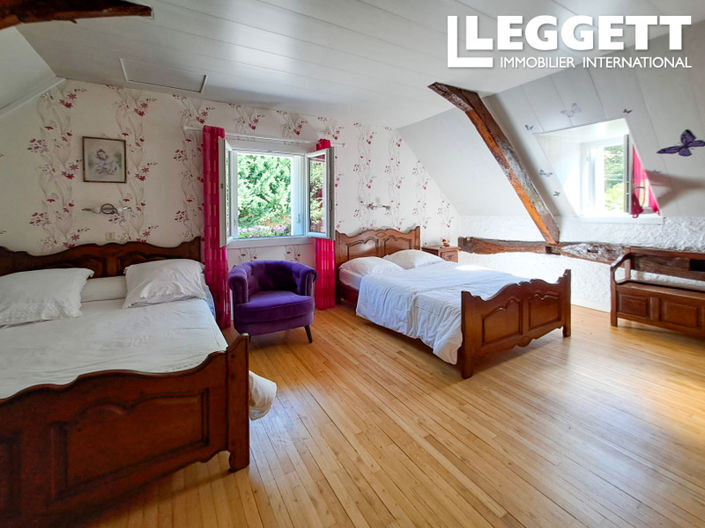 Image No.6-5 Bed House for sale