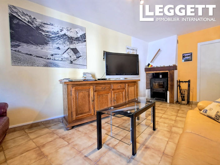 Image No.8-5 Bed House for sale