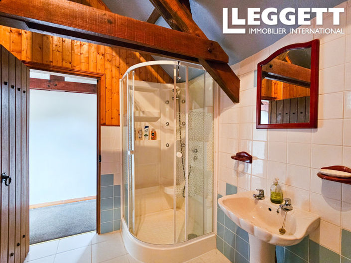 Image No.10-3 Bed House for sale