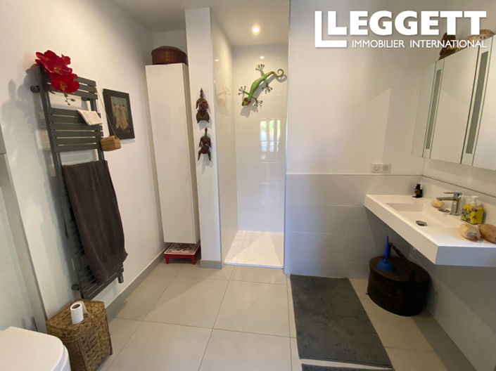 Image No.7-4 Bed House for sale