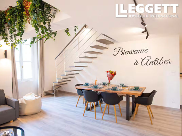 Image No.10-3 Bed Apartment for sale