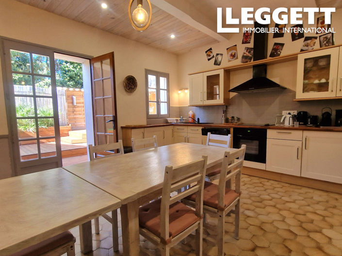 Image No.7-6 Bed House for sale