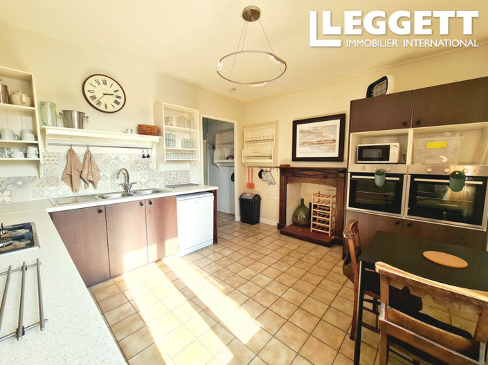 Image No.8-9 Bed House for sale