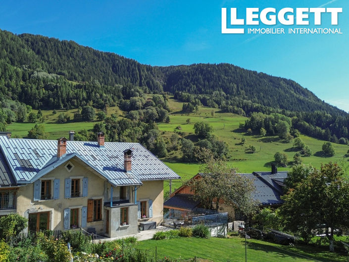 Image No.1-8 Bed House for sale