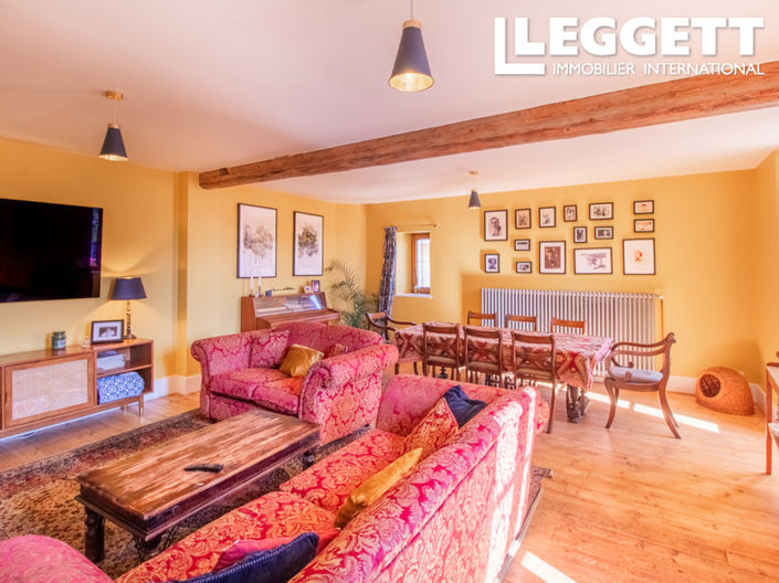 Image No.2-8 Bed House for sale