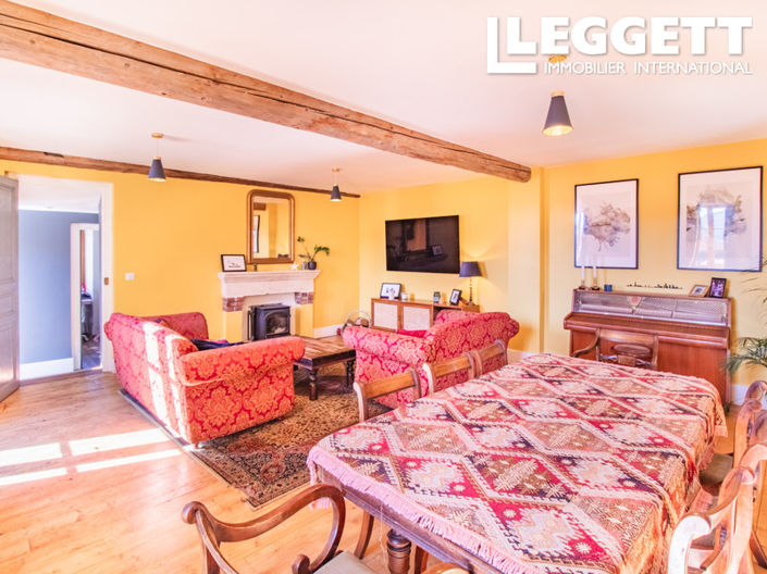 Image No.4-8 Bed House for sale