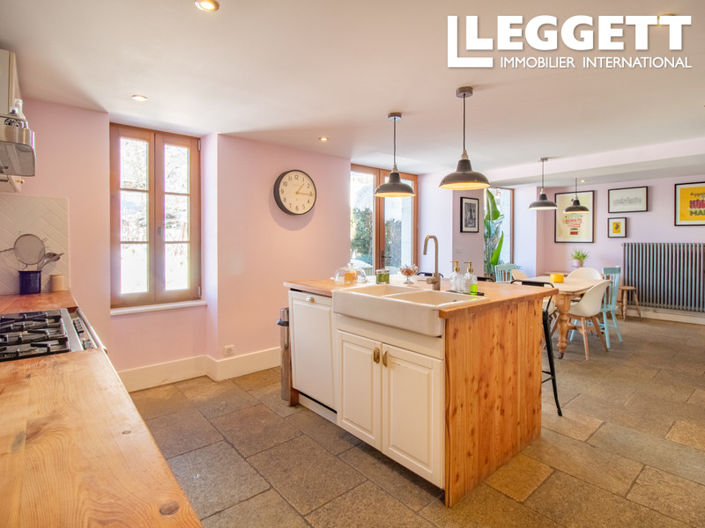 Image No.3-8 Bed House for sale