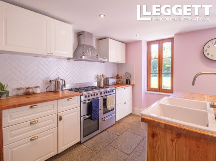 Image No.3-8 Bed House for sale