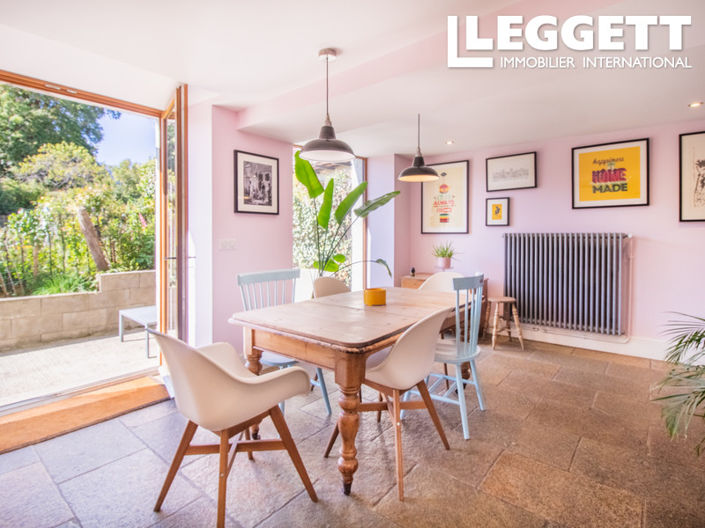 Image No.4-8 Bed House for sale