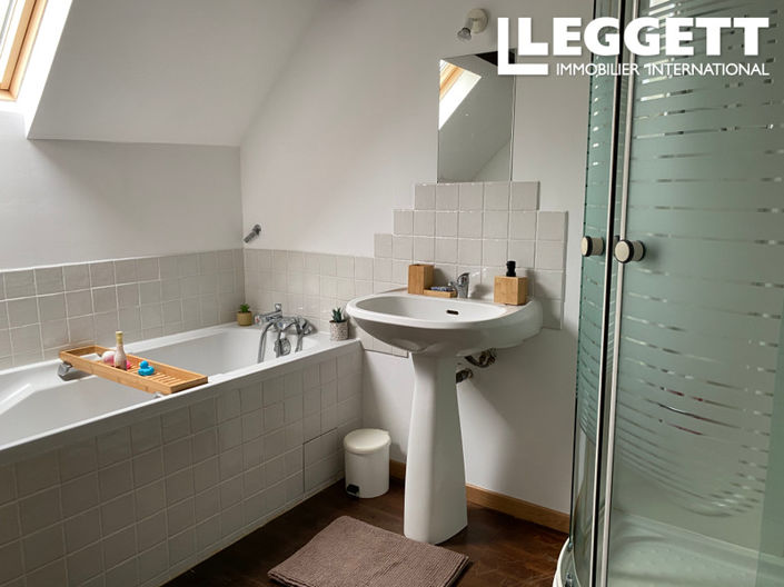 Image No.6-3 Bed House for sale