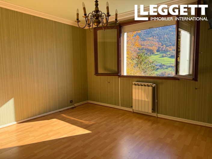 Image No.10-6 Bed House for sale