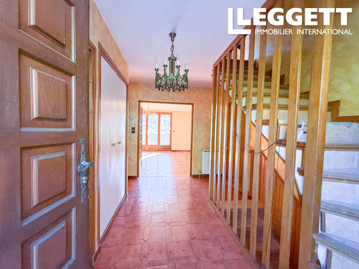 Image No.4-6 Bed House for sale