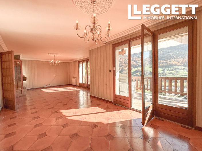 Image No.3-6 Bed House for sale