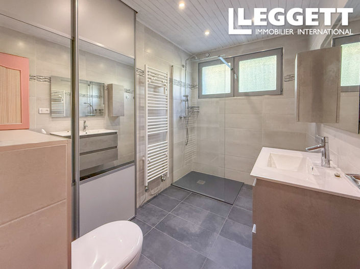 Image No.7-6 Bed House for sale