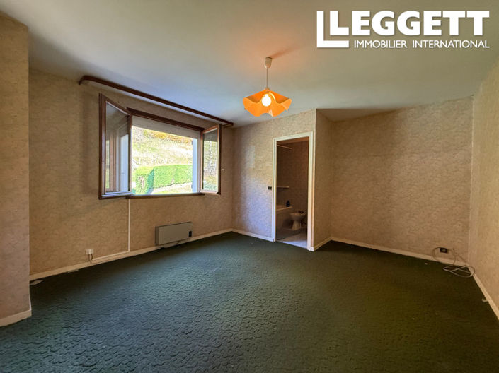 Image No.8-6 Bed House for sale