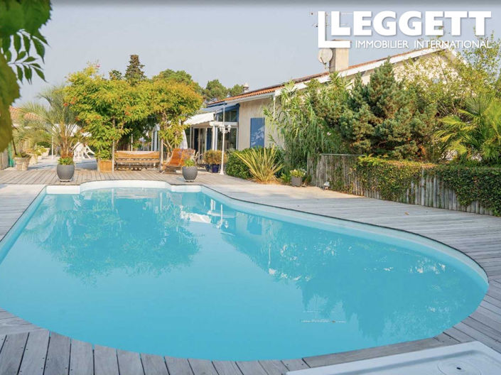 Image No.1-4 Bed House for sale