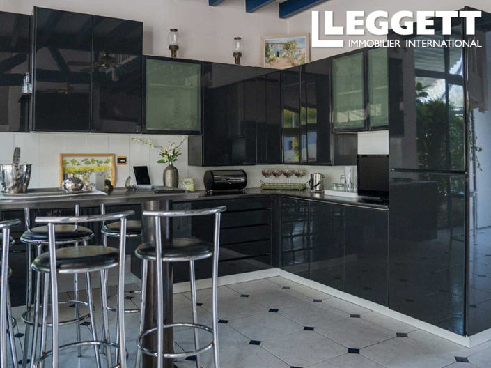 Image No.8-4 Bed House for sale