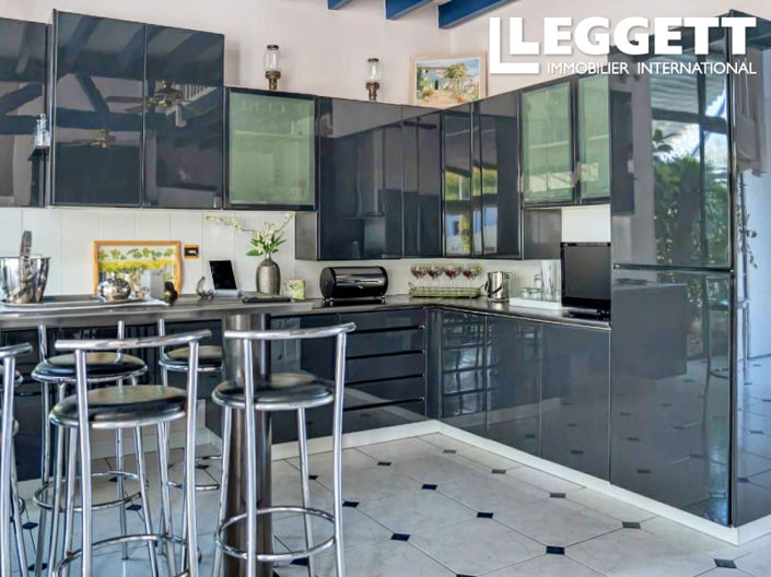 Image No.9-4 Bed House for sale