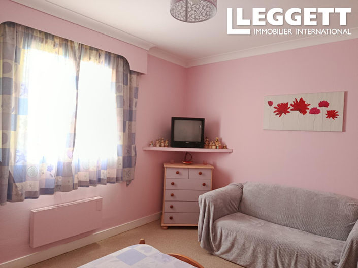 Image No.10-5 Bed House for sale