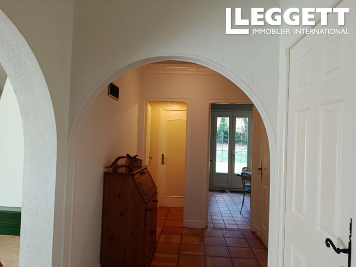 Image No.2-5 Bed House for sale