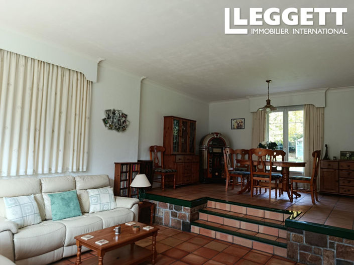 Image No.3-5 Bed House for sale