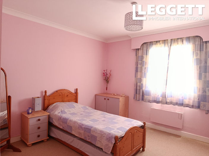 Image No.7-5 Bed House for sale