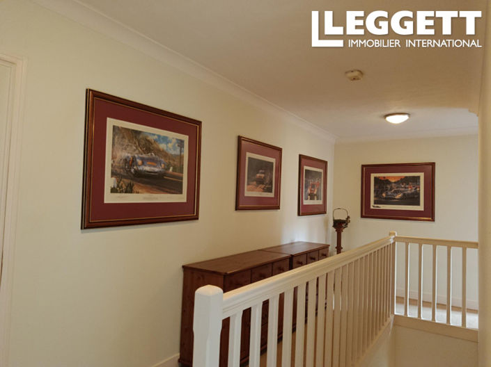 Image No.9-5 Bed House for sale