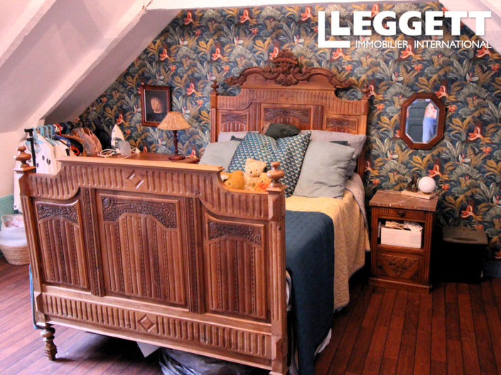 Image No.6-4 Bed House for sale