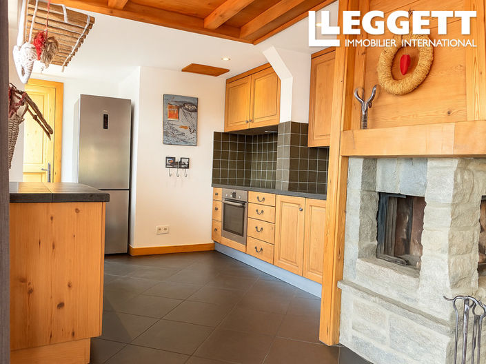 Image No.10-7 Bed House for sale