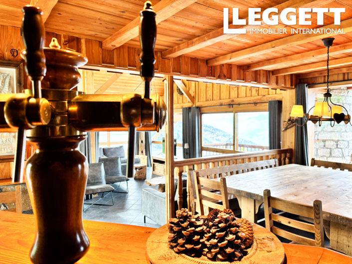 Image No.7-7 Bed House for sale