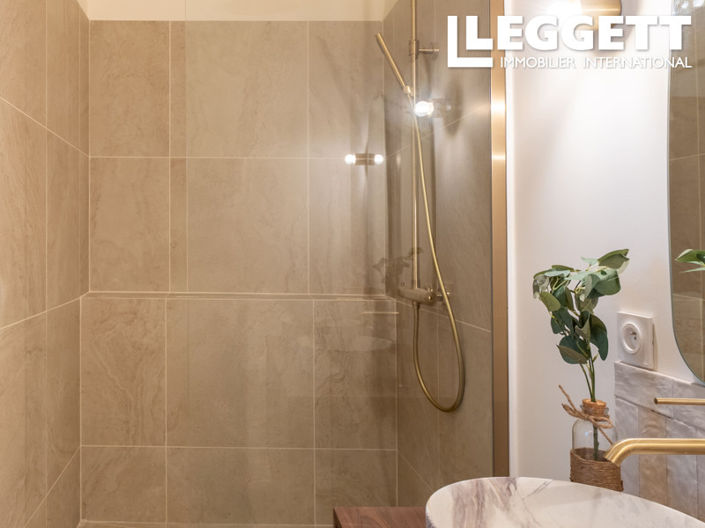 Image No.10-3 Bed Apartment for sale