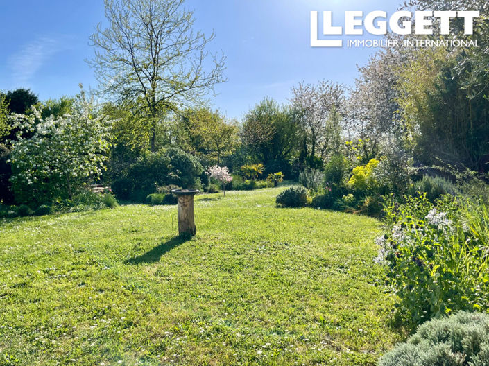 Image No.2-Maison de 4 chambres à vendre à Charente