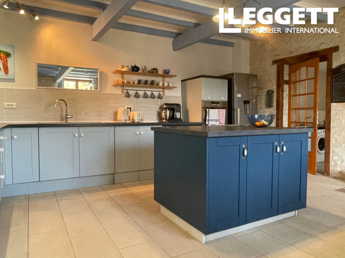 Image No.3-Maison de 4 chambres à vendre à Charente