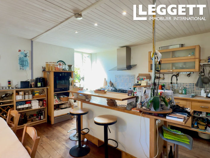 Image No.7-7 Bed House for sale