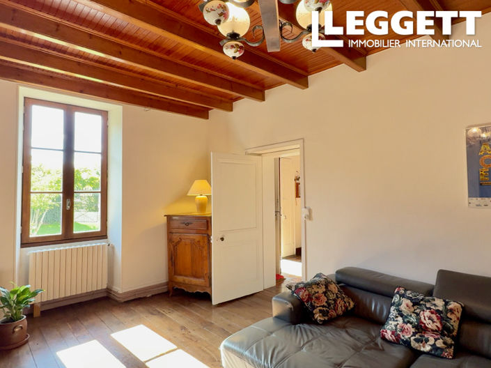 Image No.8-7 Bed House for sale