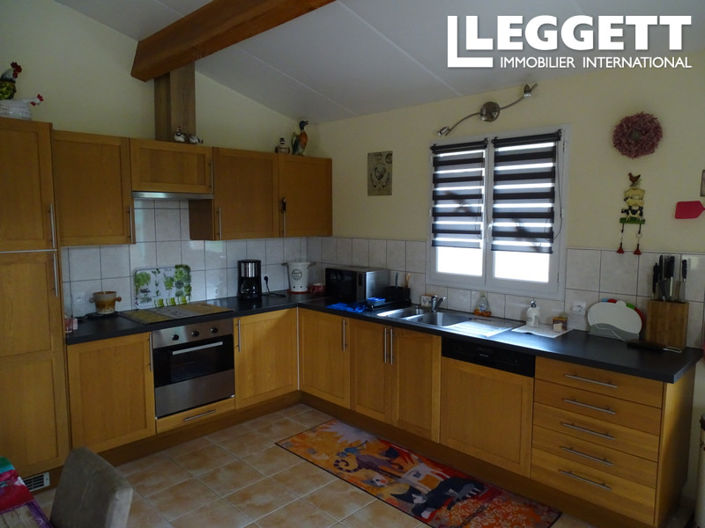 Image No.8-3 Bed House for sale