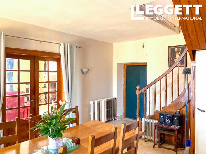 Image No.8-6 Bed House for sale